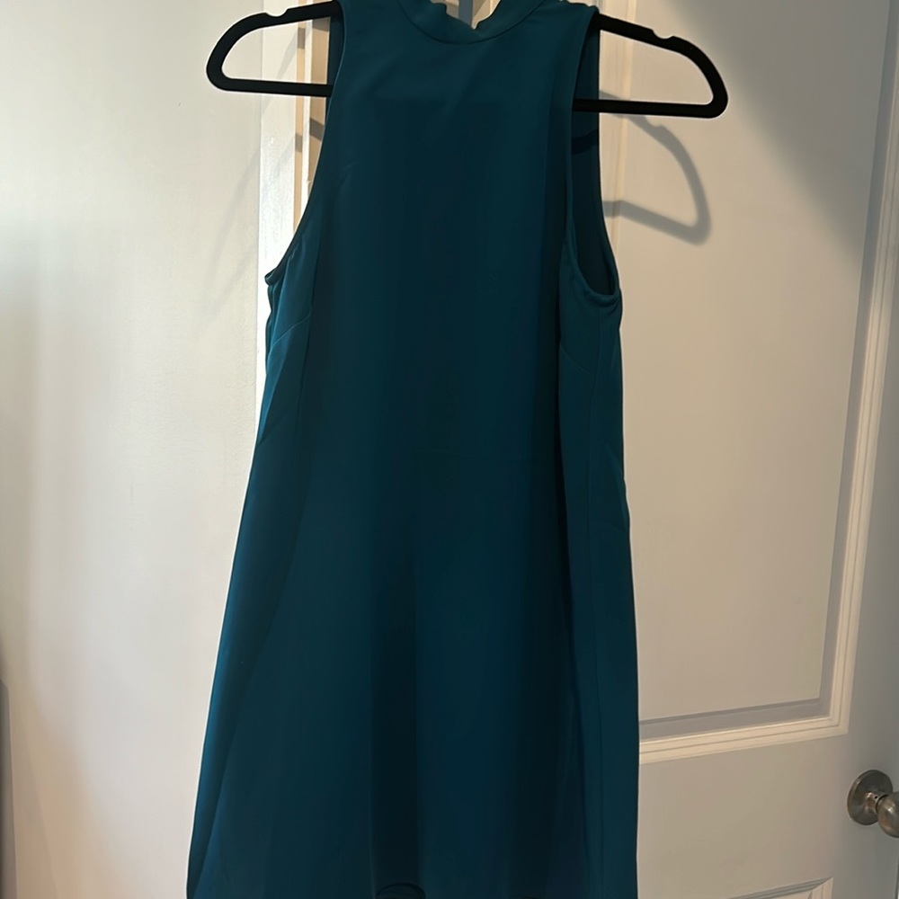NWOT shift dress with tie in back